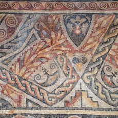 Habitación Nº 1- Cenefa Geométrica