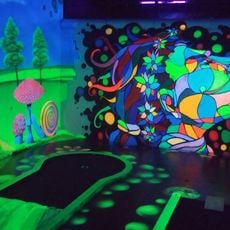 Black Light Mini Golf Berlin