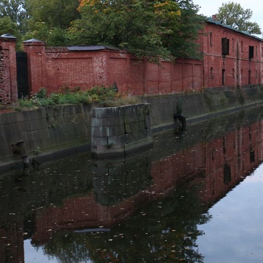 Устои подъемного Офицерского моста через Обводной канал