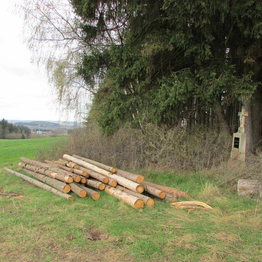 Kříž u vrchu Hůrka mezi Chvojnovem a Kojčicemi