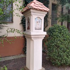 Boží muka v areálu CMŠ Lipenská v Českých Budějovicích