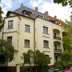 Doppelhaus mit Nr. 4