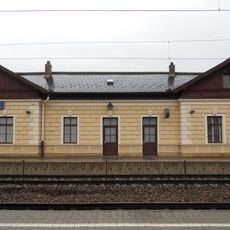 Right side station building of Klosterneuburg-Kierling