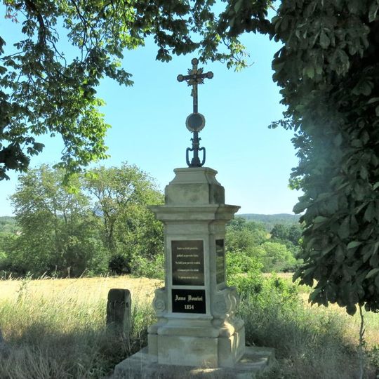 Kříž u silnice jižně od Kalovic