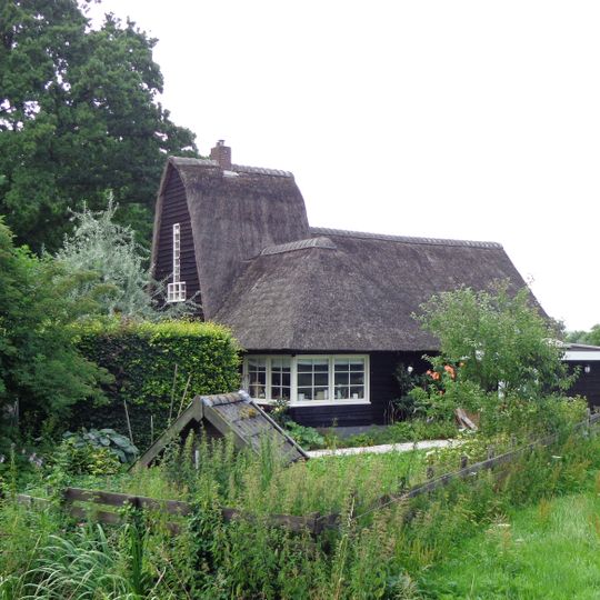 Woonhuis met stijlinvloeden van de Amsterdamse School