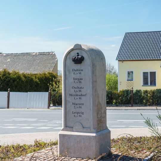 Kgl.-sächs. Postmeilenstein Bahnhof