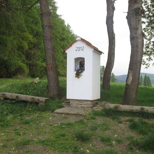 Kaplička východně od Pečetína