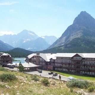 Many Glacier Hotel