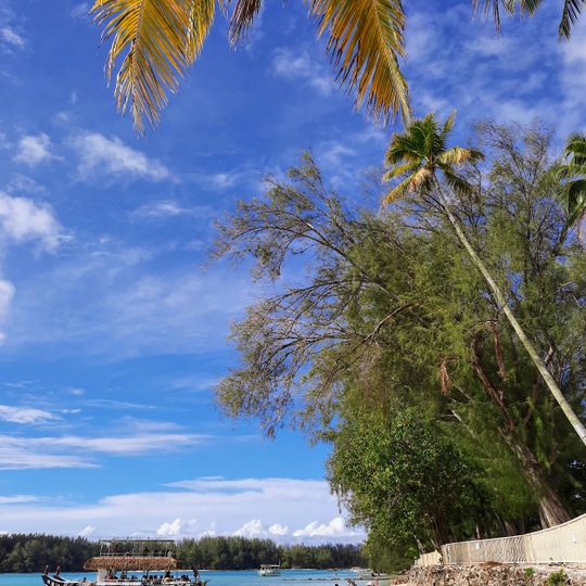 Plage publique de Tiahura