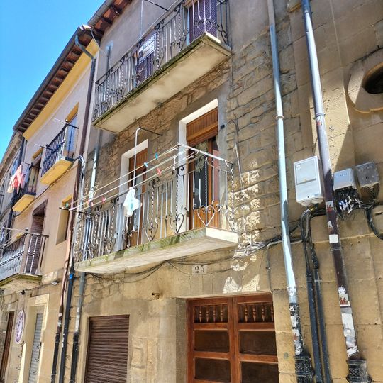 Casa Santa Engracia 23