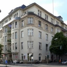 Apartment block Schlüterstraße 42, Olivaer Platz 11