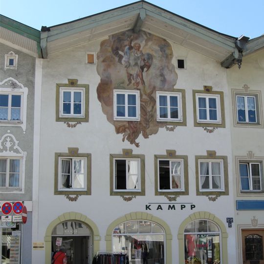 Wohn- und Geschäftshaus