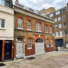 17 Duchess Mews
