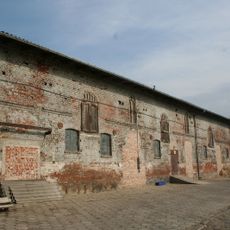 Budynek inwentarski ze spichrzem w Linowie