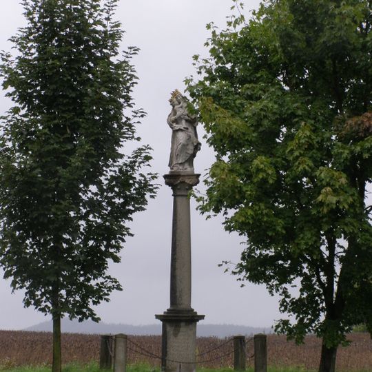 Sloup se sochou Panny Marie Pomocné