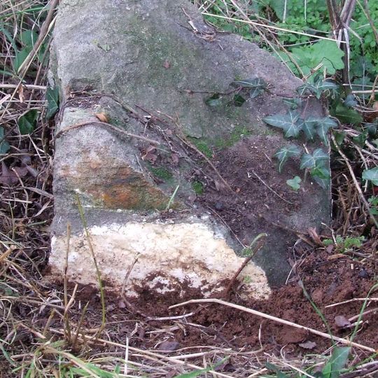 Milestone, Portway; N of  village