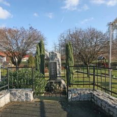 Pomník padlým u mostu přes Výrovku v Dobřichově