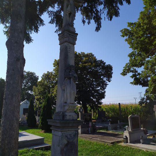 Cintorínsky kríž, pilier