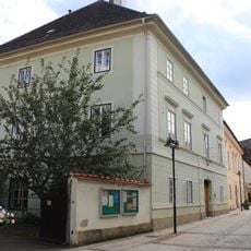 Neue Dechantei und Stadtmauer