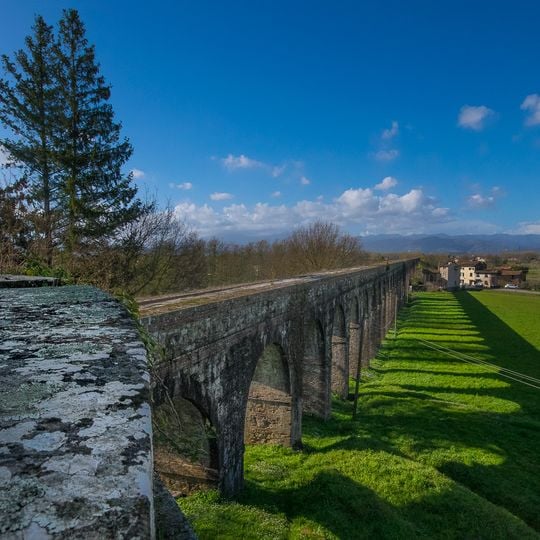 Aqueduct of Nottolini