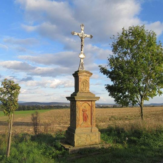 Kříž severně od Podolí u silnice