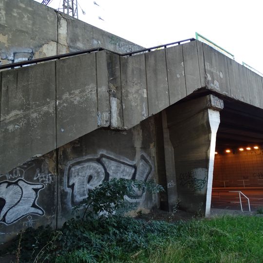 Lávka při železničním mostu přes ulici K Žižkovu