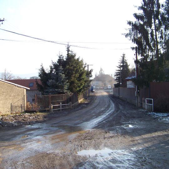 Most přes Všeradický potok u čp. 22 ve Všeradicích