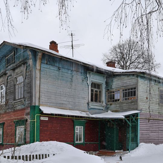 Дом жилой для служащих