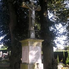 Krucifix na hřbitově