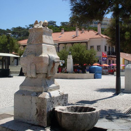 Chafariz na Praça Afonso Lopes Vieira em São Pedro de Moel