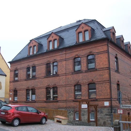 Wohnhaus in offener Bebauung, heute Kirchgemeindehaus Ringstraße 1