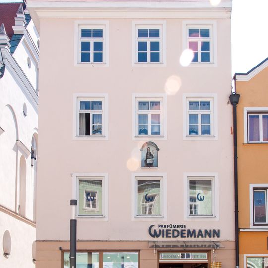 Wohn- und Geschäftshaus, sog. Goldschmied