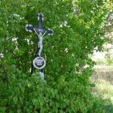 Kříž v jižní části vsi