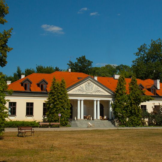 Zespół dworski w Dłużewie