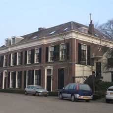 Vrijstaande blok van twee herenhuizen