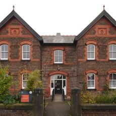 8 New Hall, Longmoor Lane