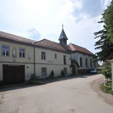 Kloster der Töchter der göttlichen Liebe/ St. Josef (Straßentrakt) mit Kapelle