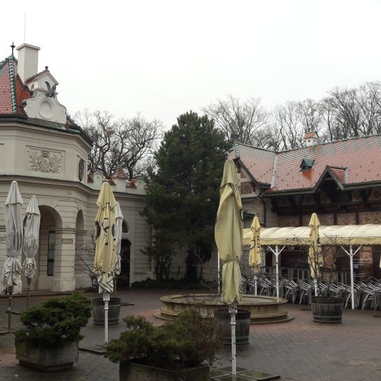 Konírny a jízdárna Lešná