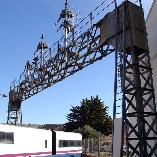 Pont de senyals de l'estació de Barcelona-França