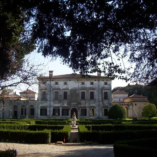 Villa Giona