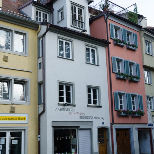 Wohn- und Geschäftshaus