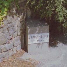 Milestone, London Road, opp. Cellar Hill, by No. 3
