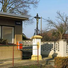 Kříž na Hlavní ulici v Klenči