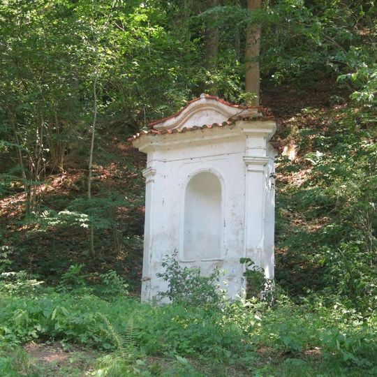 Kaplička za mostem ke kempu U Nojdy v Rožmberku nad Vltavou