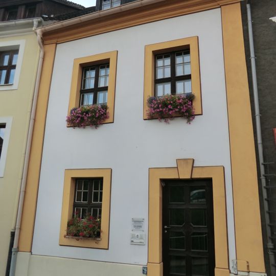 Wohnhaus in geschlossener Bebauung Karpfengrund 7