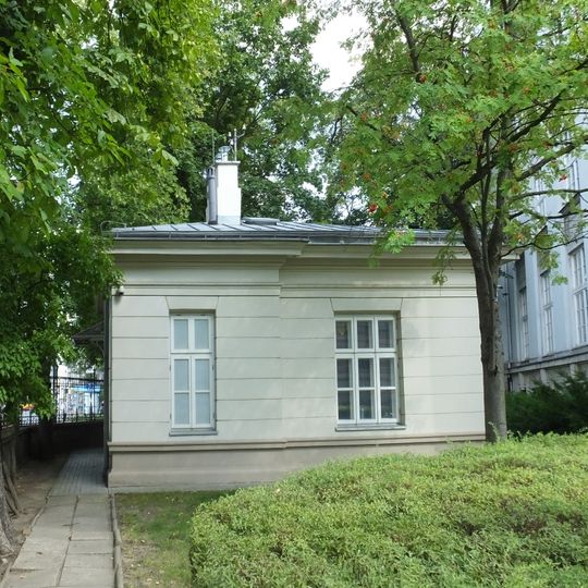 Dom dozorcy I w kompleksie głównym Politechniki Warszawskiej