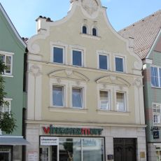 Wohn- und Geschäftshaus