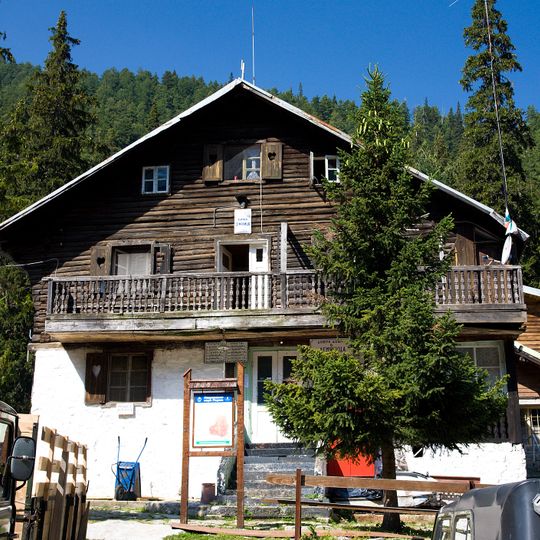 Demyanitsa hut