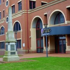 Brunswick War Memorial, Leeds