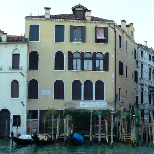 Palazzo Marcello dei Leoni